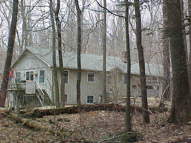Building photograph for 14+20 RUSTIC LANE